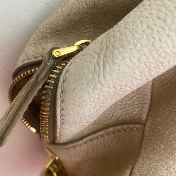 Prada leather bag! - Picture 13 of 14